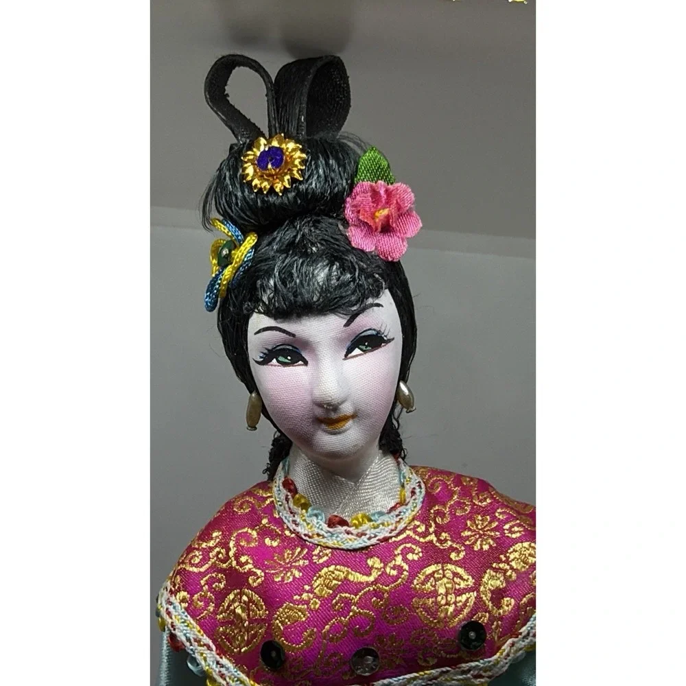 Vtg Asian Cloth Doll Lantern Figure Traditional Costume Made In Taiwan ROC